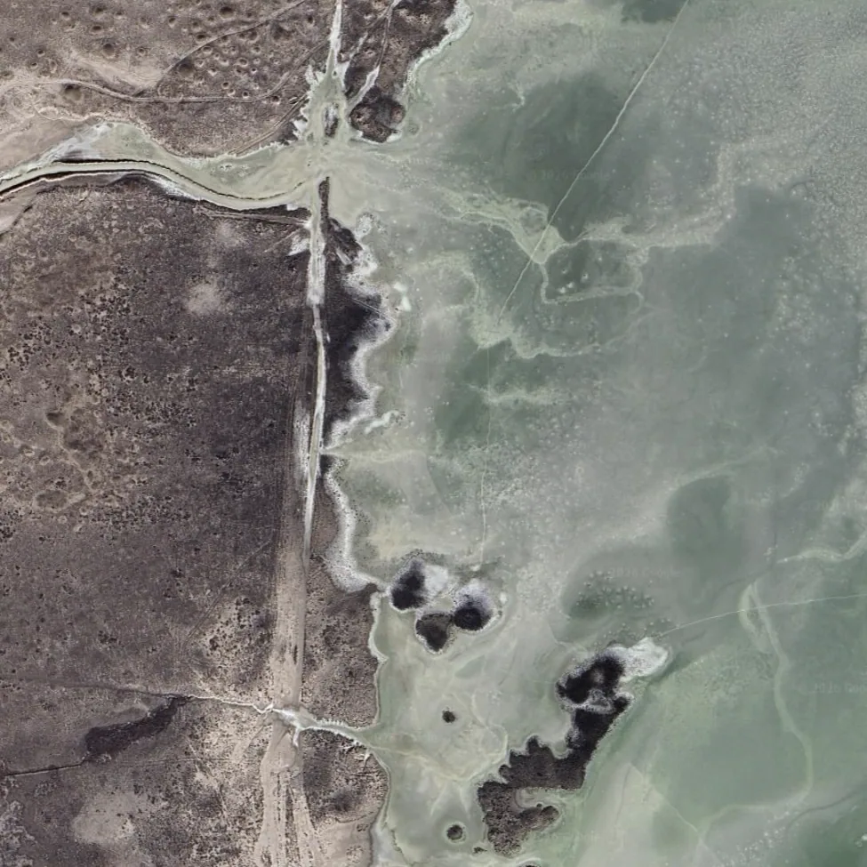 Aligned salt-lake site base